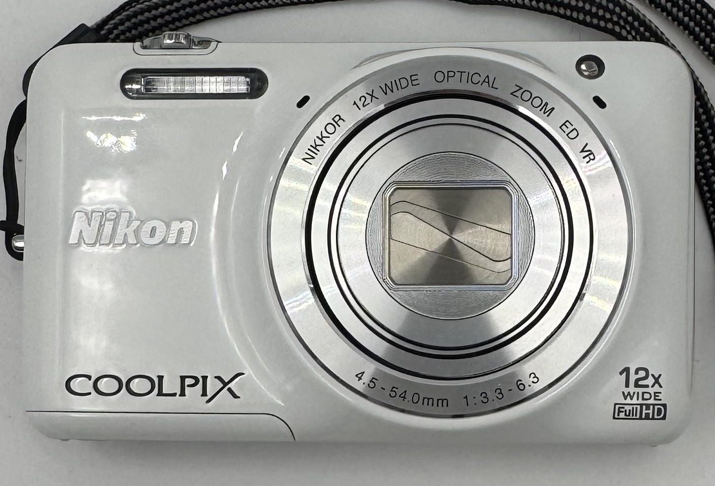 コンパクトデジタルカメラ