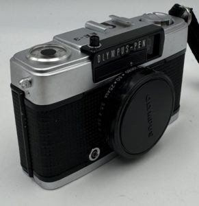 OLYMPUS　コンパクトフィルムカメラ