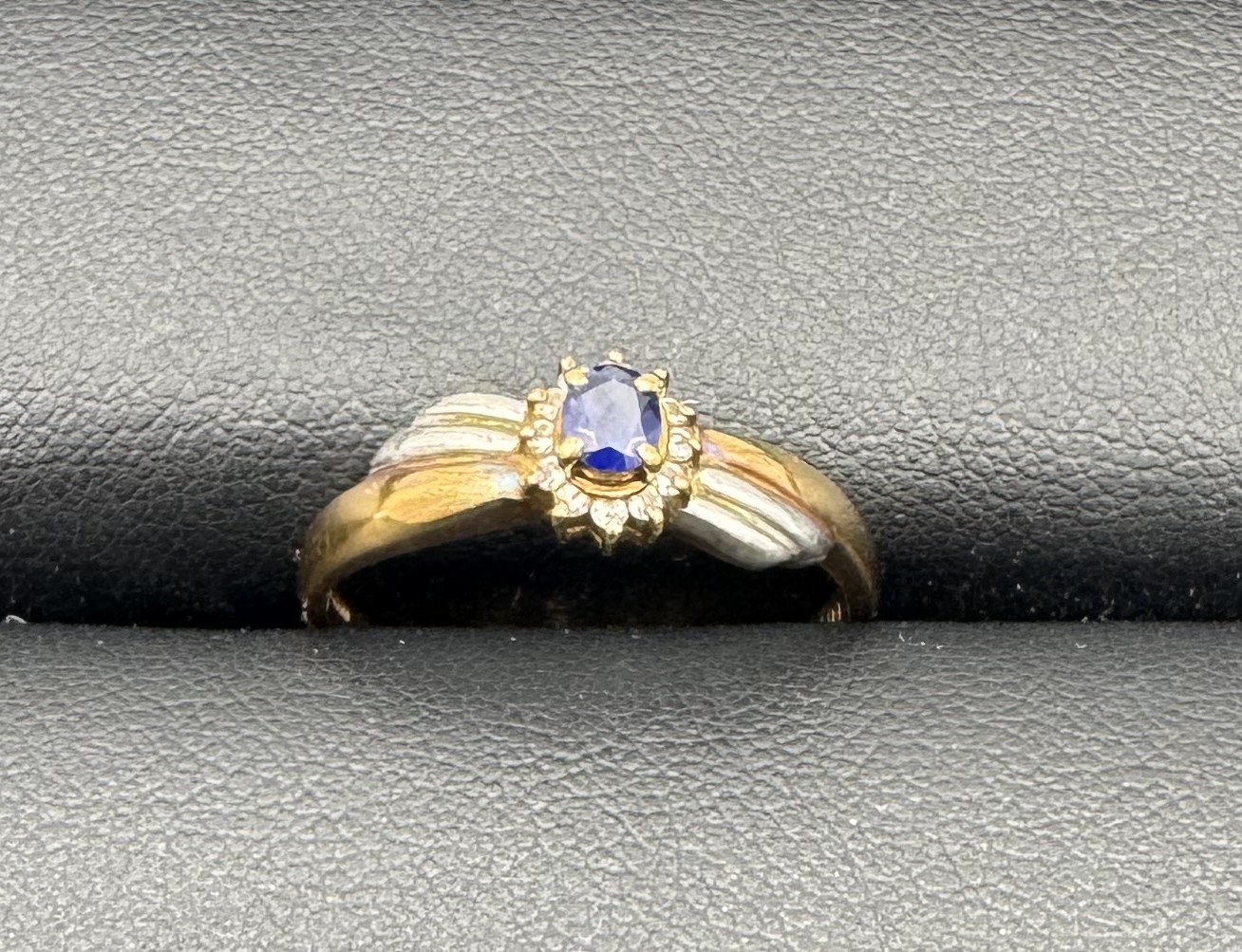 コンビ　サファイア　リング