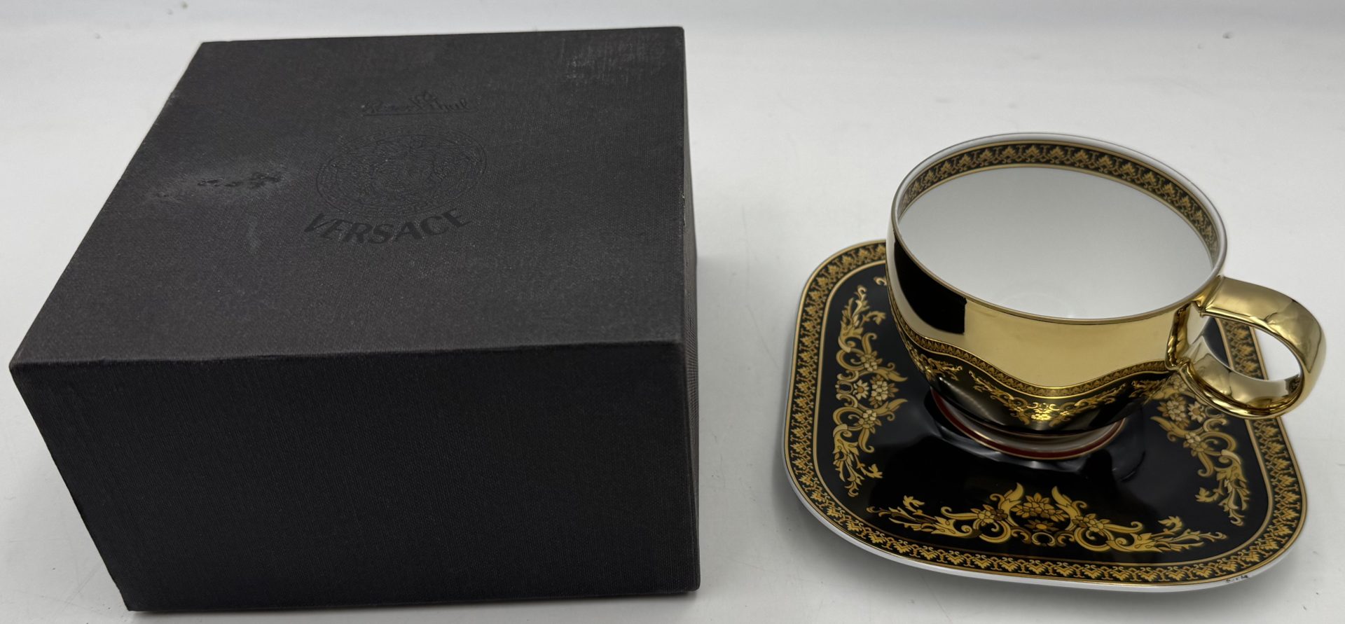 カップ＆ソーサー